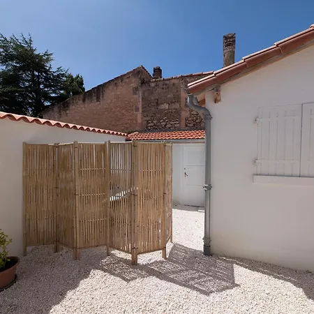 Renove A Quelques Pas De La *